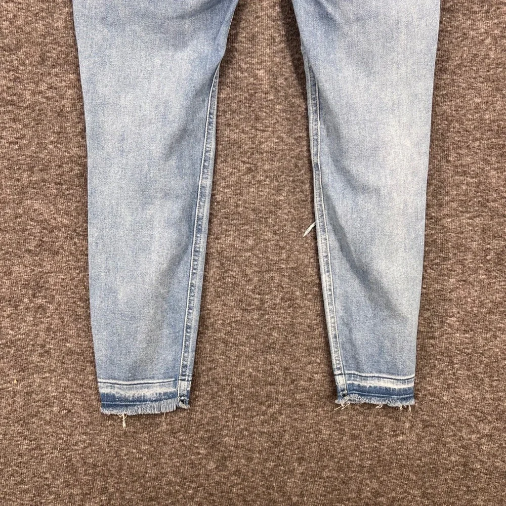 Express Women Light Wash 2 Distressed Skinny Jeans High Rise Raw Hem Ripped Knee